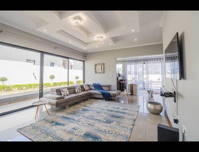 4 BEDROOM HOUSE FOR SALE IN MIDSTREAM RIDGE